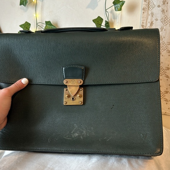 Authentic Louis Vuitton Green Taiga Leather Briefcase Gold Hardware And Handle - Picture 17 of 17